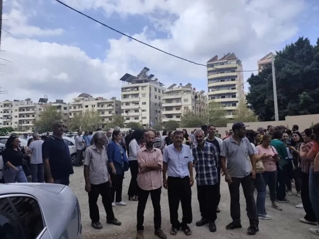 موظفو الاتصالات «لحّقونا قبل ما يسرحونا»