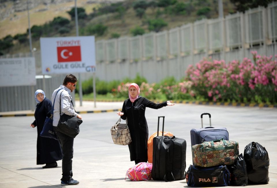 السوريون لعبة في يد &laquo;سماسرة الموت&raquo;..  والهجرة إلى &laquo;أوربا&raquo; مقامرة