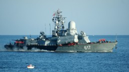 السفينة الصاروخية الروسية "ميراج" تبحر نحو المتوسط