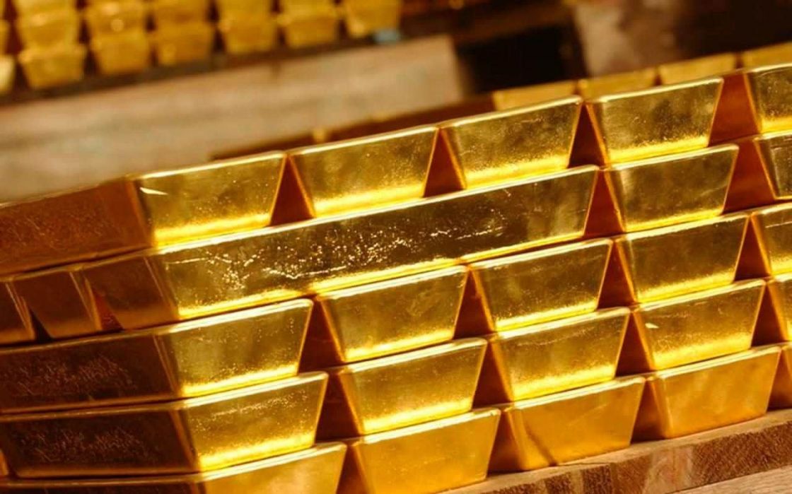 أسعار الذهب ترتفع بفعل هبوط الدولار