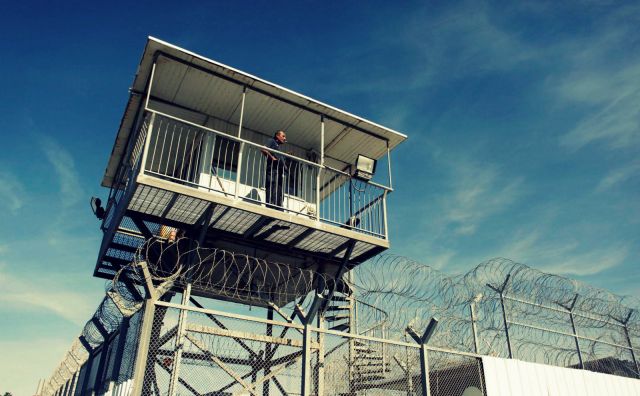 كيان العدو يمارس قرصنة مالية