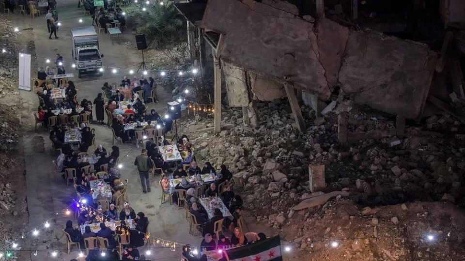 بصراحة .. بأيِّ همٍّ عُدتَ يا عيدُ؟
