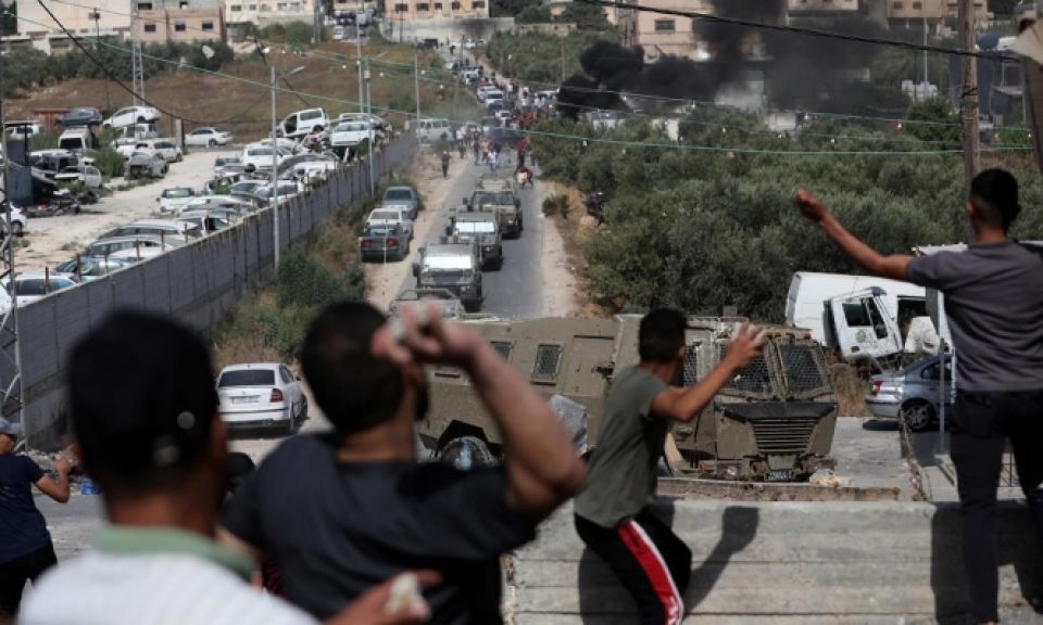 استهداف موقع للاحتلال قرب نابلس ومواجهات بالضفة