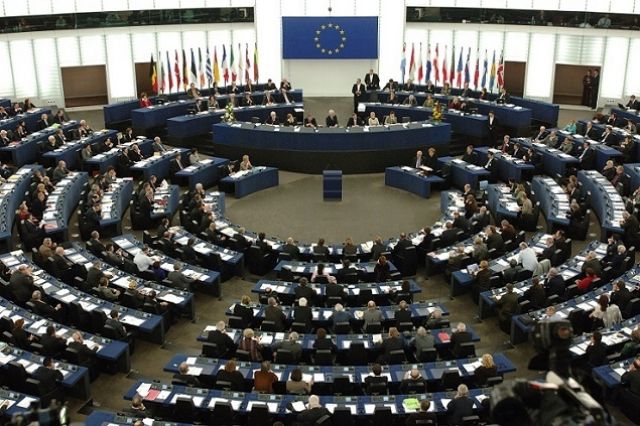 البرلمان الأوروبي يرفض المصادقة على معاهدة لمحاربة القرصنة التجارية
